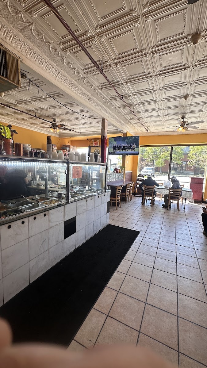 La Confianza Deli Rest. Photos 2